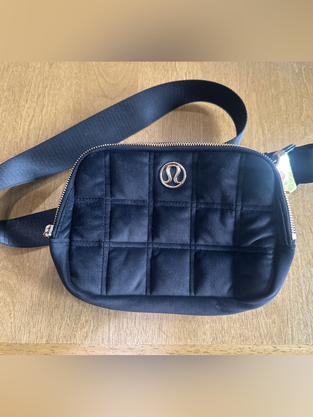 Lululemon Everywhere Belt Bag - Quilted Velour Black Gold